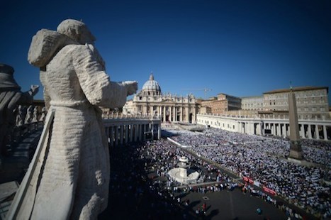 Synod urges emulating Christ, not casting stones at sinners