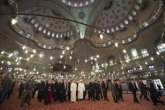 Pope Francis prays in Istanbul's Blue Mosque