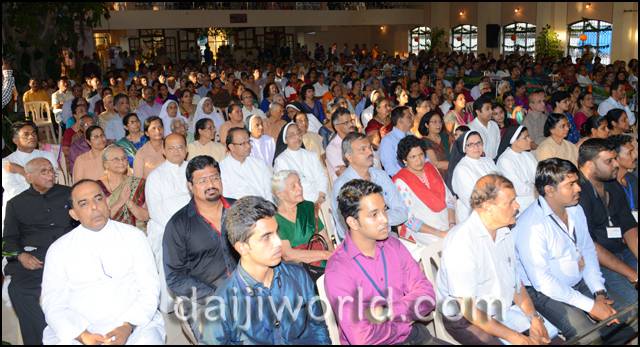 Mangalore: Vice-President Hamid Ansari lauds Catholic community at CASK centenary event