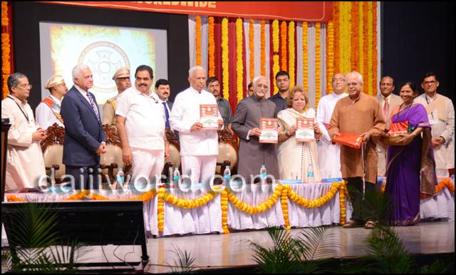 Mangalore: Vice-President Hamid Ansari lauds Catholic community at CASK centenary event